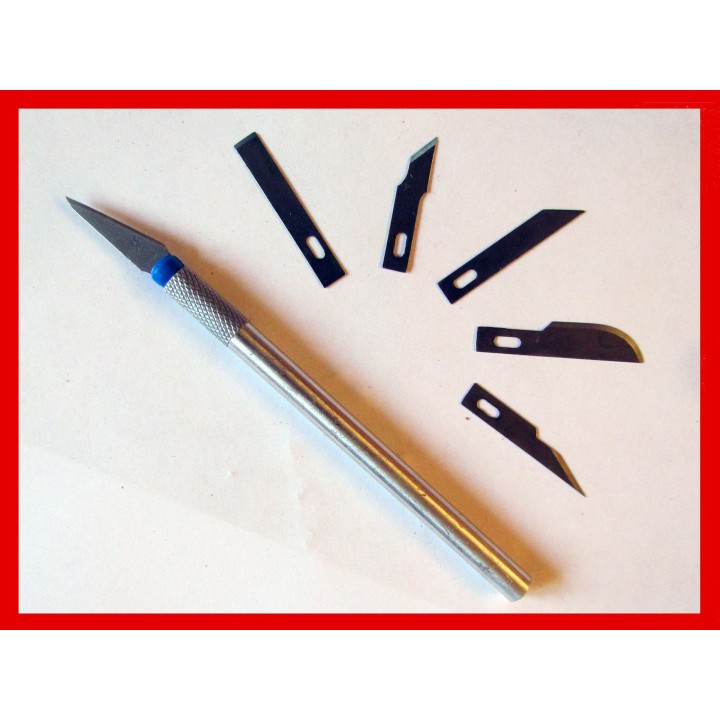 cutters de maquettiste avec 6 lames differentes