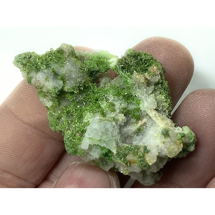 Pyromorphite et quartz - Les Farges, FRANCE