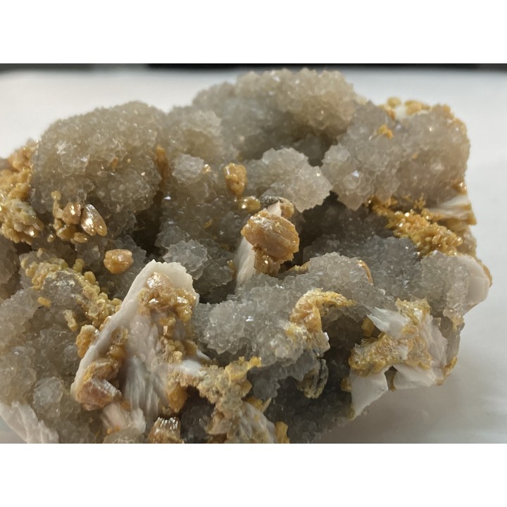 Pyromorphite, quartz et baryte - Les Farges, FRANCE