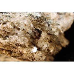 macle de titanite - col  de l'albrun, Binn, Valais, Suisse