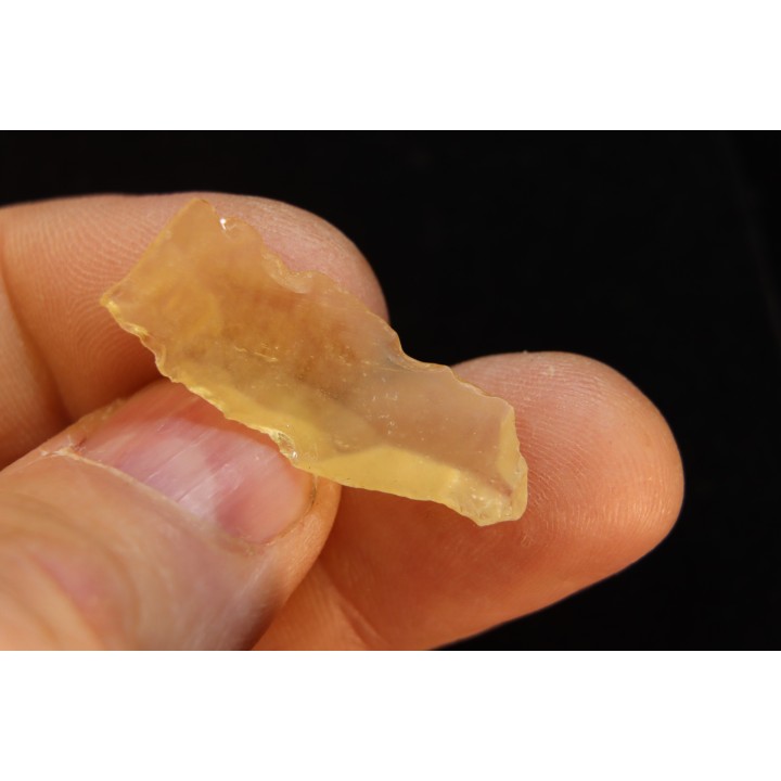 TECTITE: verre libyque - (outil taillé)