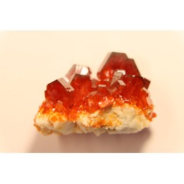 VANADINITE sur BARYTE// Mibladen, Morocco