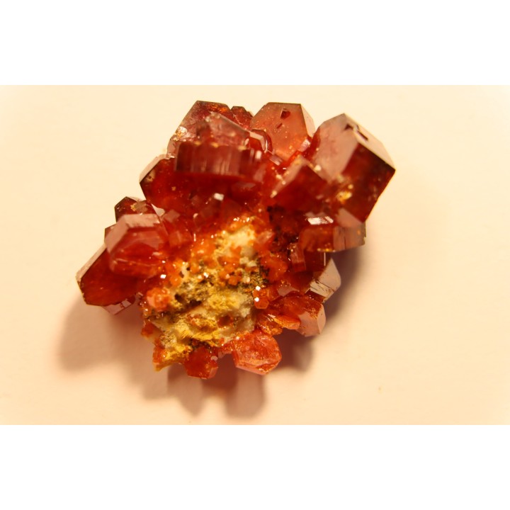 VANADINITE sur BARYTE - Mibladen, Maroc