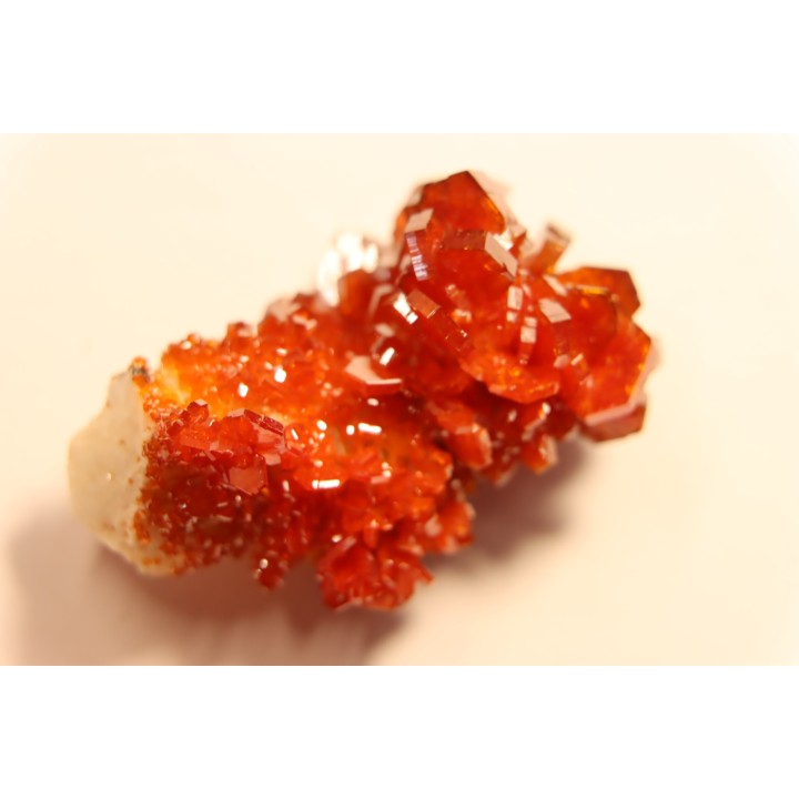 VANADINITE sur BARYTE// Mibladen, Morocco