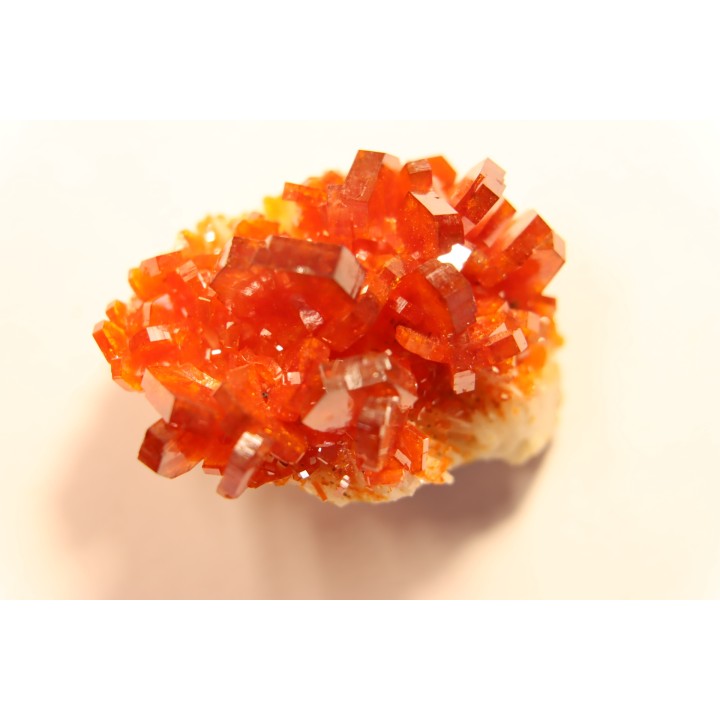 VANADINITE sur BARYTE - Mibladen, Maroc