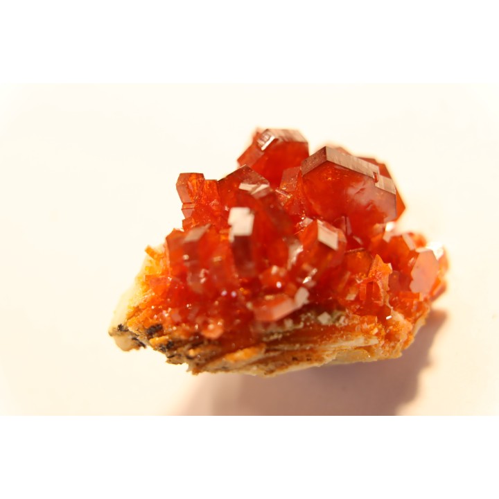 VANADINITE sur BARYTE - Mibladen, Maroc