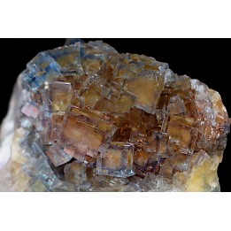 fluorite la-barre-puit-de-dome-france