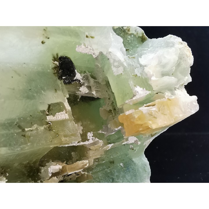 Périmorphose de prehnite après anhydride  Bindougou, Diakon, Kayes, Mali
