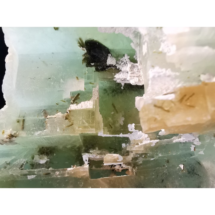 Périmorphose de prehnite après anhydride  Bindougou, Diakon, Kayes, Mali