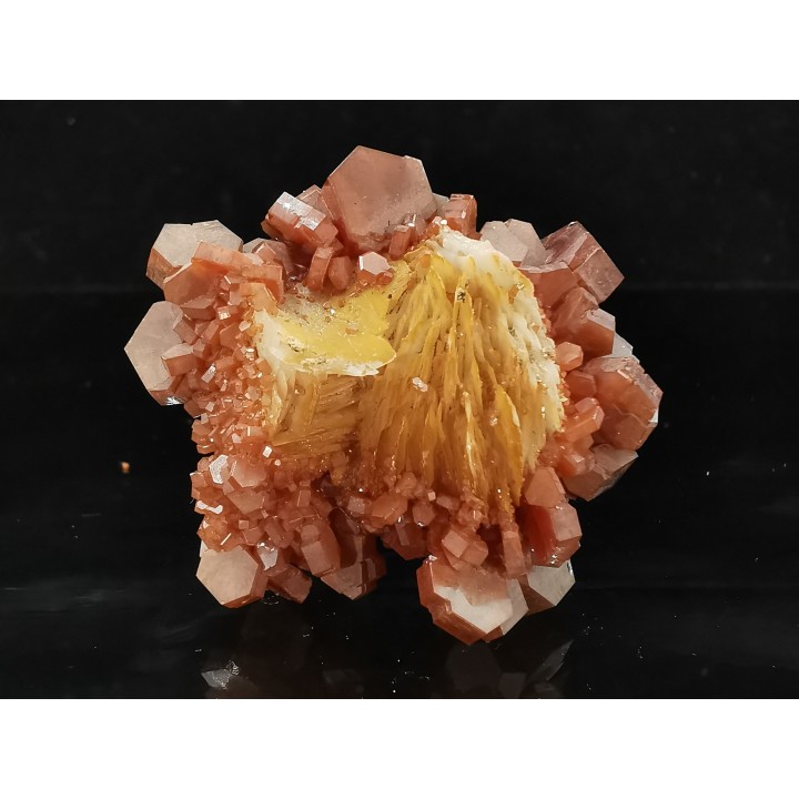 VANADINITE sur BARYTE - Mibladen, Maroc