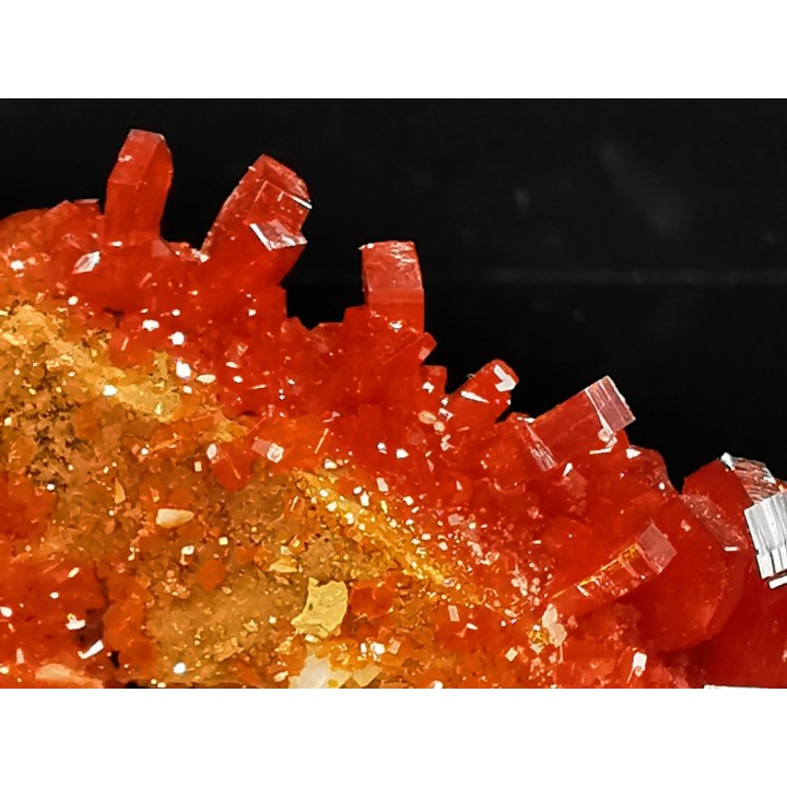 VANADINITE sur BARYTE - Mibladen, Maroc