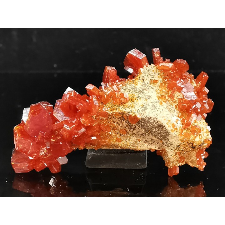 VANADINITE sur BARYTE// Mibladen, Morocco