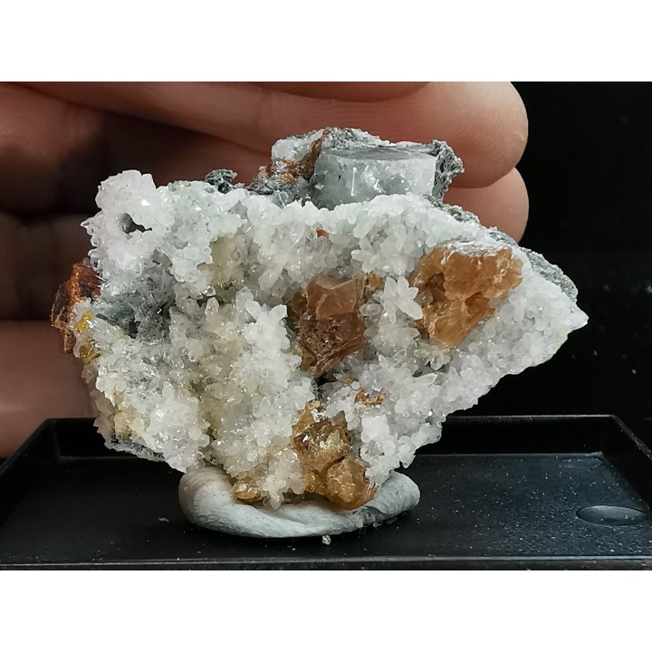sphalerites orange avec quartz  haus Rappolstein vein,  Sainte Marie Aux Mines, Alsace - FRANCE