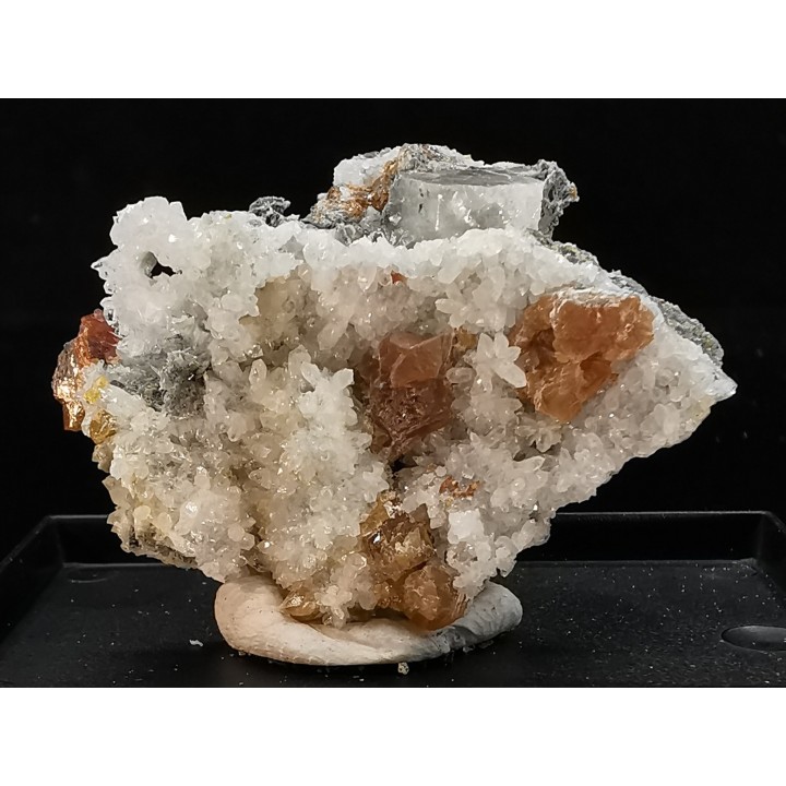 sphalerites orange avec quartz  haus Rappolstein vein,  Sainte Marie Aux Mines, Alsace - FRANCE