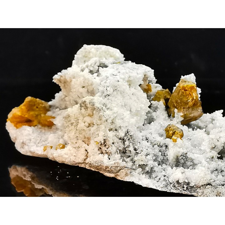 sphalerites orange avec quartz  haus Rappolstein vein,  Sainte Marie Aux Mines, Alsace - FRANCE