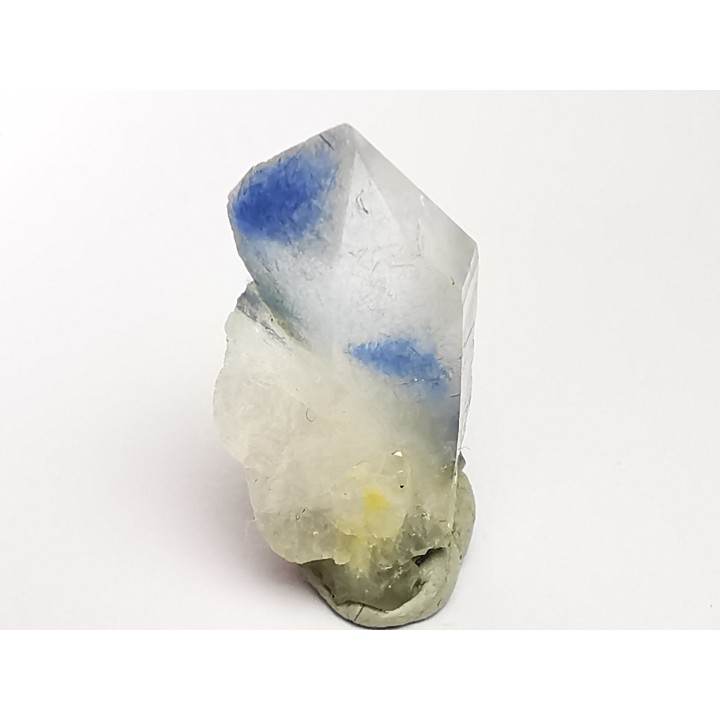 Quartz with dumortierite, Vaca Morta, Brazil