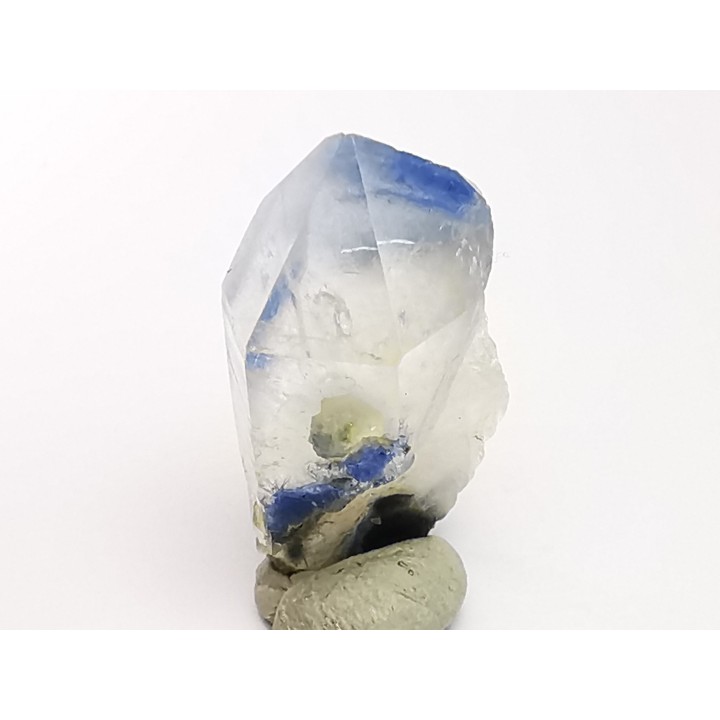 Quartz with dumortierite, Vaca Morta, Brazil