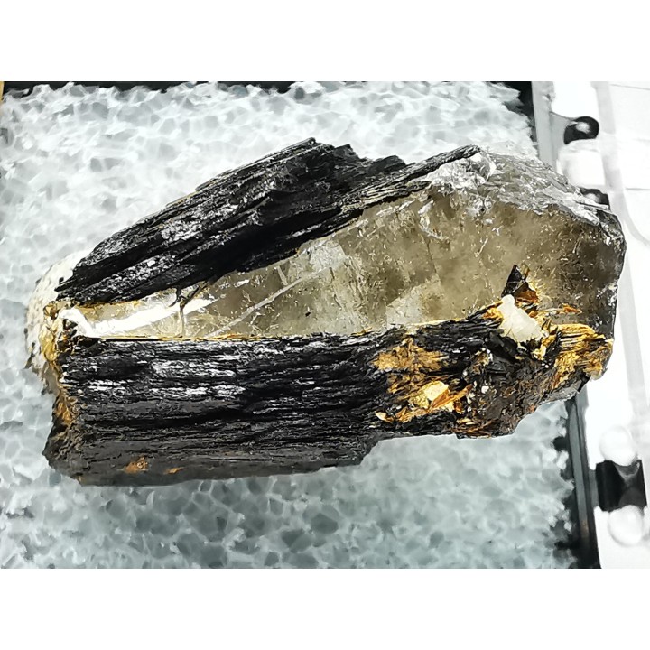 Niobophyllite from Mt. Malosa, Malawi