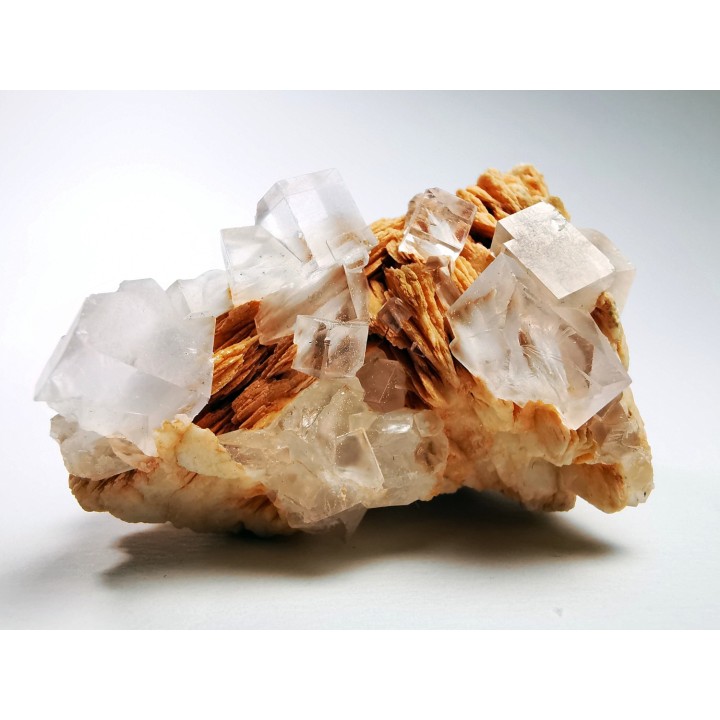fluorite incolore et baryte de Berbes, Espagne