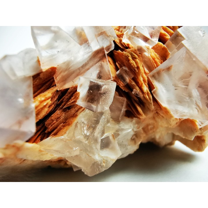 fluorite incolore et baryte de Berbes, Espagne