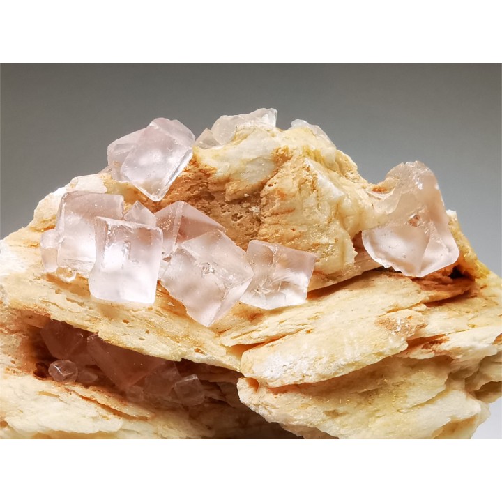 fluorite incolore et baryte de Berbes, Espagne
