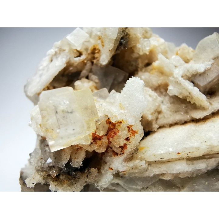 fluorite incolore et baryte de Berbes, Espagne