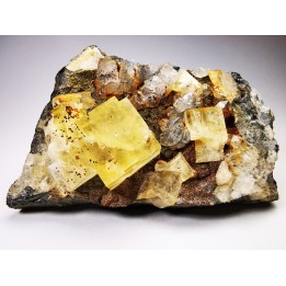 fluorite de Peyrebrune (81), France