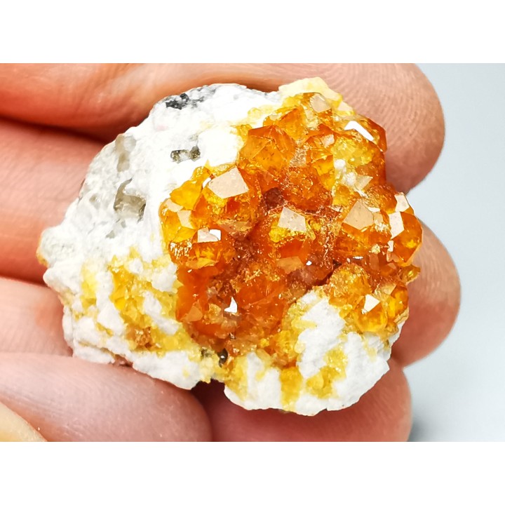 Grenat spessartite sur Quartz, Chine