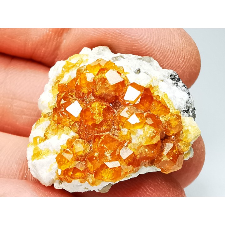 Grenat spessartite sur Quartz, Chine