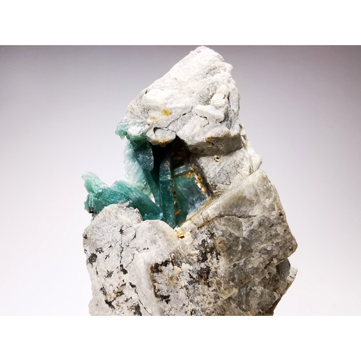 Grandidierite sur gangue, Tranomaro, Madagascar
