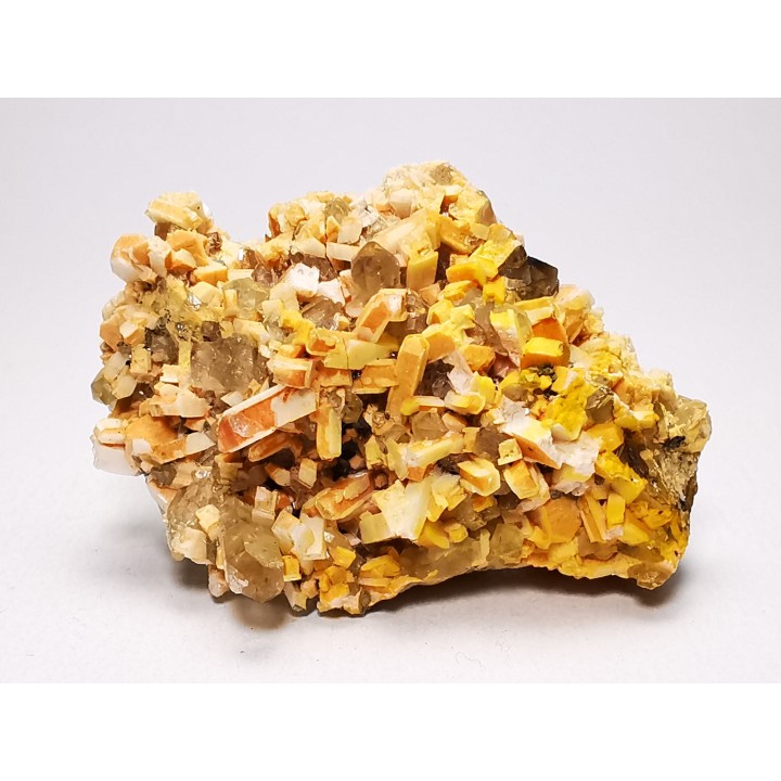 Orthose, quartz, babingtonite – Bavena, Italy