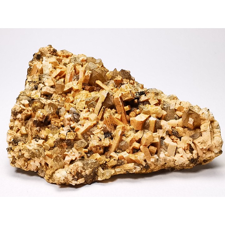 Orthose, quartz, babingtonite – Bavena, Italy