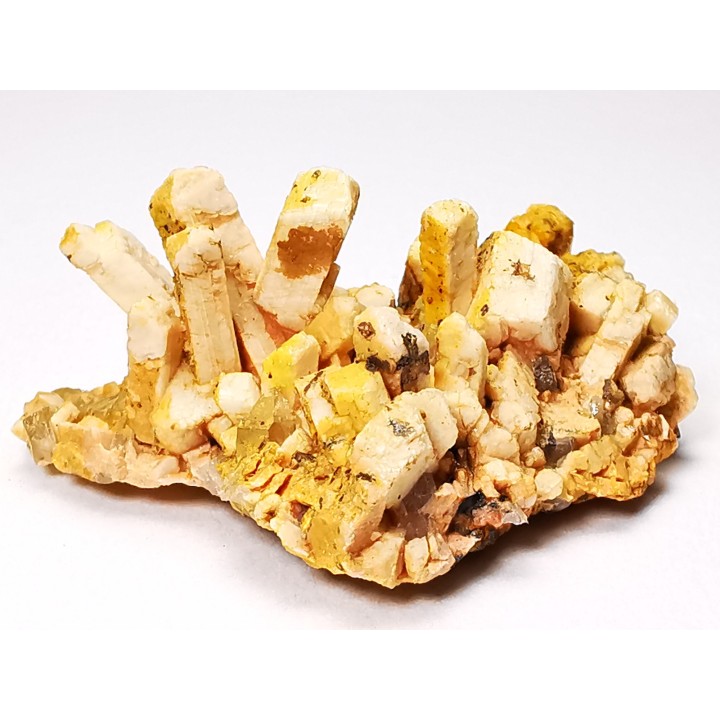 Orthose, quartz, babingtonite – Bavena, Italy