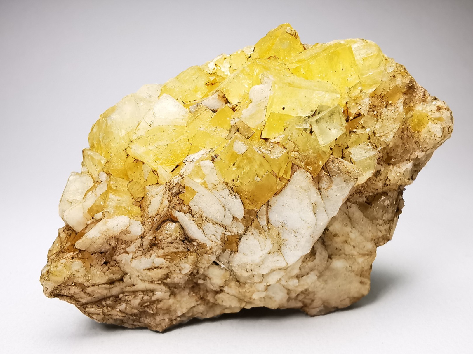 Fluorite de Serves-sur-Rhône, Drôme, France