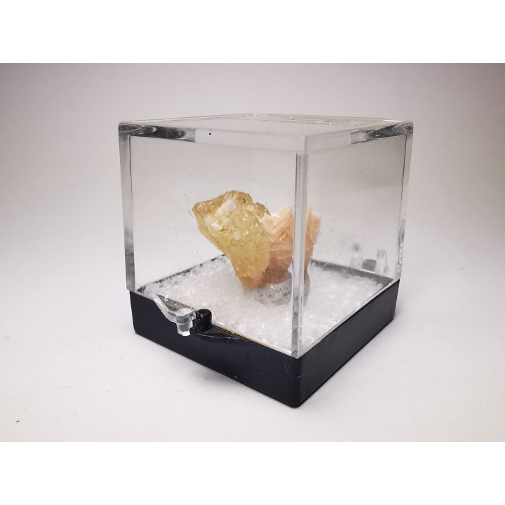 Cerusite fluorescente du Maroc
