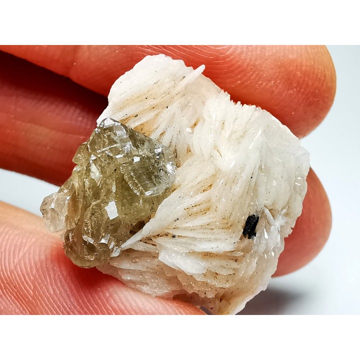 Fluorecent Cerussite on baryte from Morocco