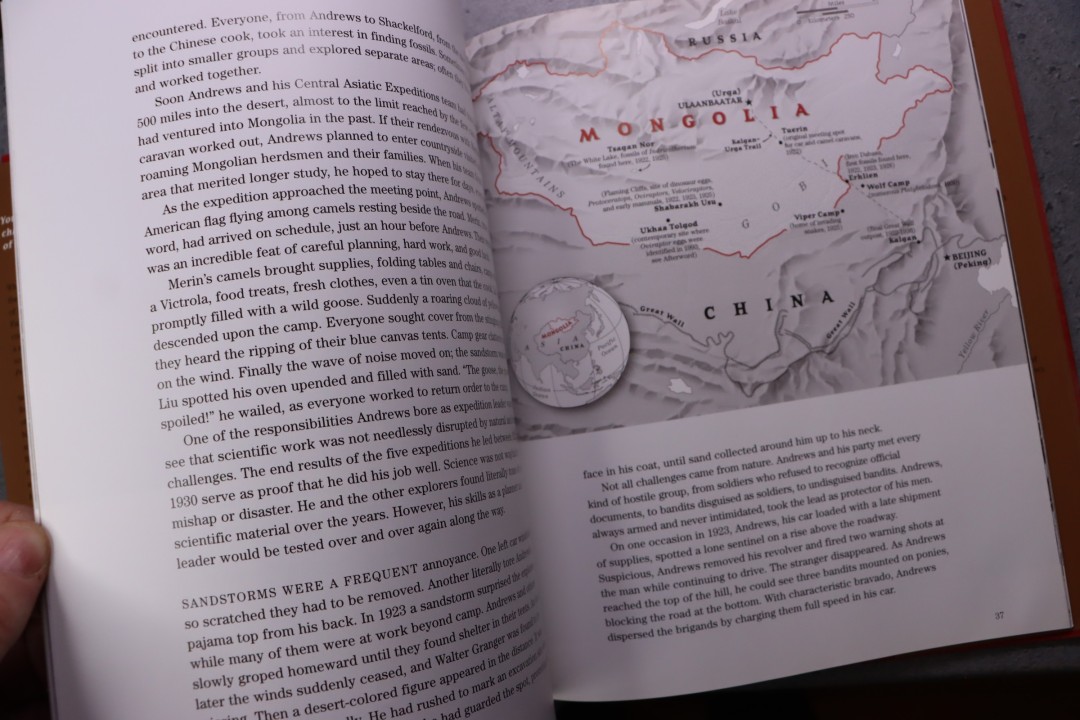 ann Bausum Dragon Bones and Dinosaur Eggs: A Photobiography of Explorer Roy Chapman Andrews - 2000