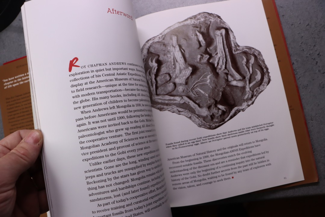 ann Bausum Dragon Bones and Dinosaur Eggs: A Photobiography of Explorer Roy Chapman Andrews - 2000