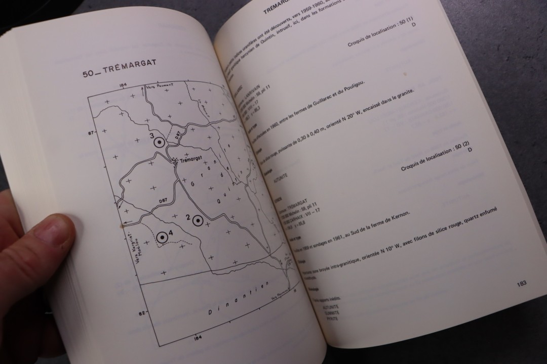 inventaire minéralogique de la France :  Numéro 5 - Côtes du Nord  Pierrot R.  -  1975