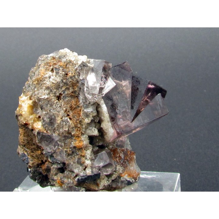 Fluorine (macle)  Heights quarry, Cambria UK