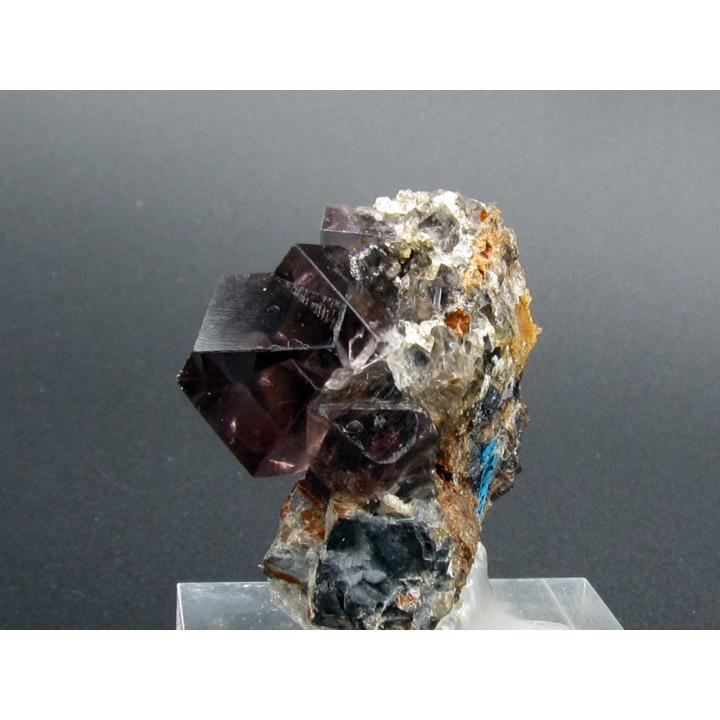 Fluorine (macle)  Heights quarry, Cambria UK