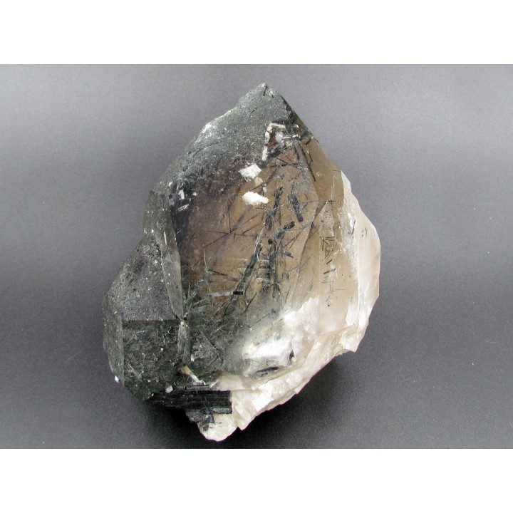 inclusion Quartz: Tourmaline schorl  - Minas Gerais - Brasil