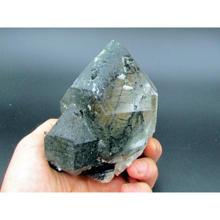 inclusion Quartz: Tourmaline schorl  - Minas Gerais - Brasil