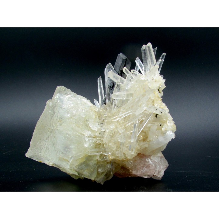 Quartz, Hubnerite, Fluorine from Peru