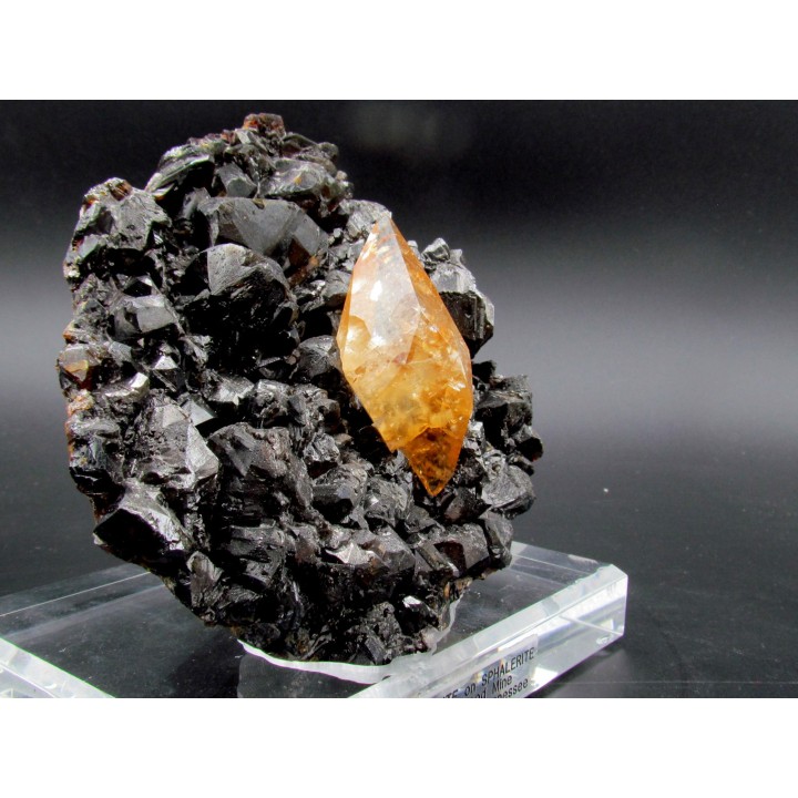 Calcite on sphalerite - elmwood USA