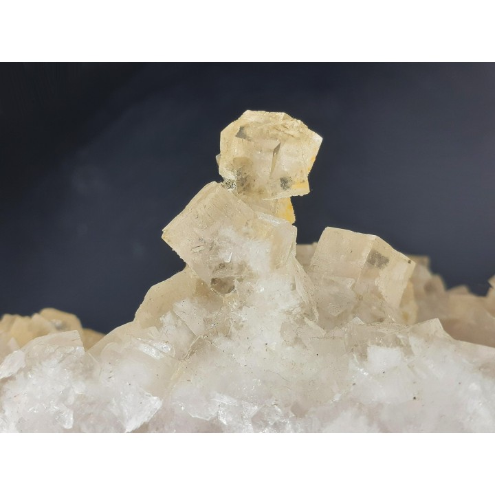 Fluorine incolore en stalactites -  Fonsante - France