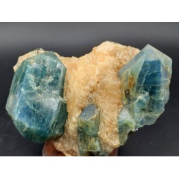 blue Apatite on calcite  slyudyanka, Lac Baikal - RUSSIA