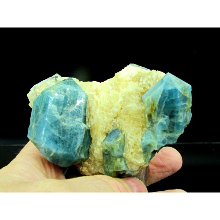 blue Apatite on calcite  slyudyanka, Lac Baikal - RUSSIA