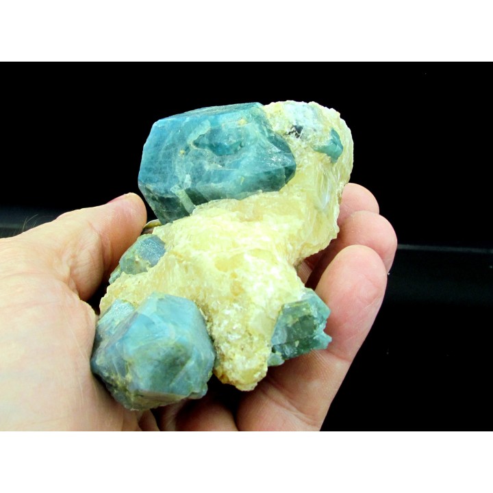 Apatite bleue sur calcite  slyudyanka, Lac Baikal - RUSSIE