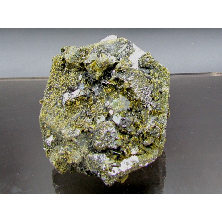 Epidote // PAKISTAN